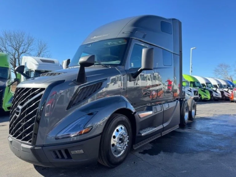2025 VOLVO VNL64T660 T12899